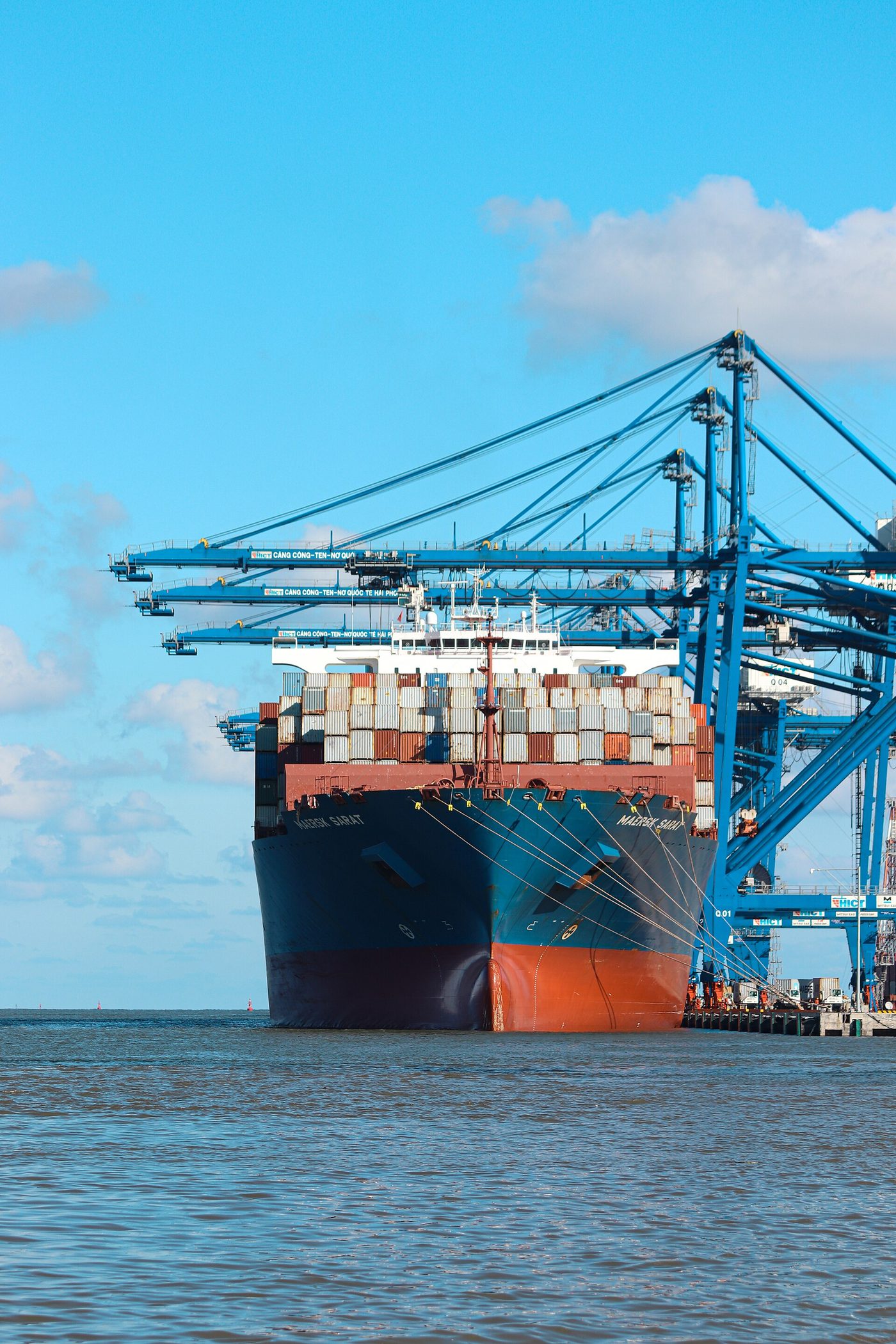Tàu container tại cảng Hải Phòng